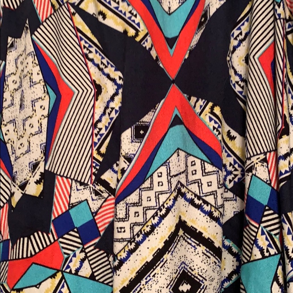 Geometric Tank - Picture 2 of 3